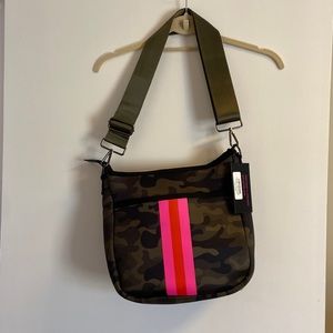 Haute shore purse. Camo with pink stripes. Neoprene.